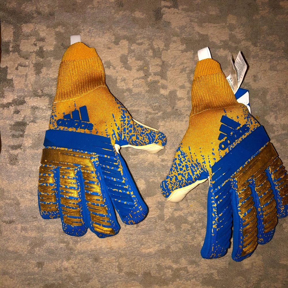 Adidas goalkeeper soccer gloves *brand new*